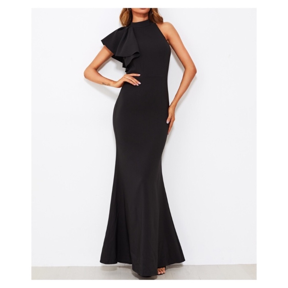 Black Formal Halter/Mermaid Cut/Ruffle Sleeve